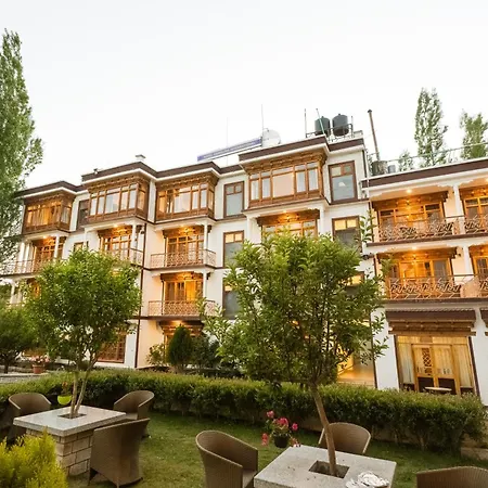 Hotel Gawaling International-3