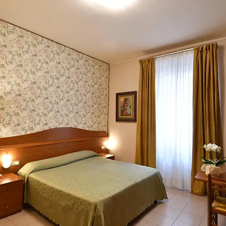 Hotel Innocenti-2