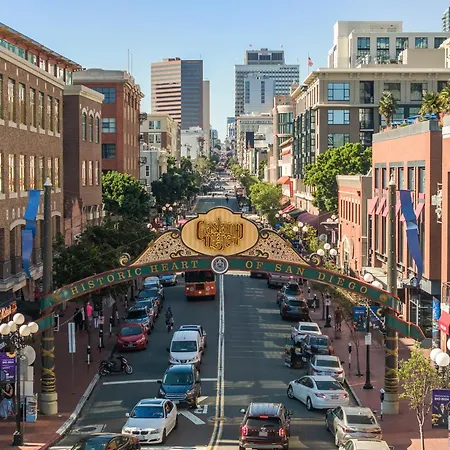 Courtyard By Marriott San Diego Gaslamp/Convention Center-2