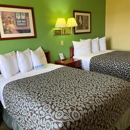 Days Inn By Wyndham Great Bend-2
