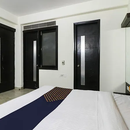 Spot On Hotel Grace Near Star Mall-2