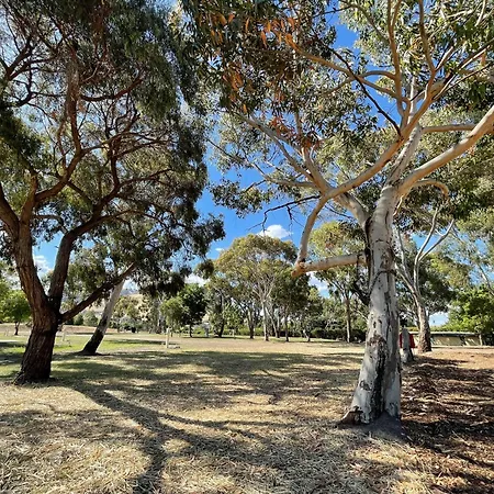Mansfield Lakeside Caravan Park-2