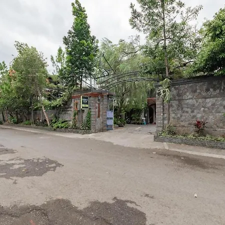 Urbanview Hotel Villa Surya Bandung-2