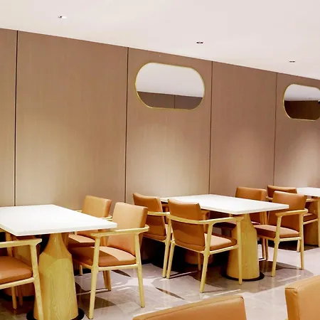 L-Seven Hotel-3