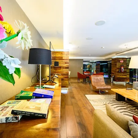 Las Suites Campos Eliseos-3