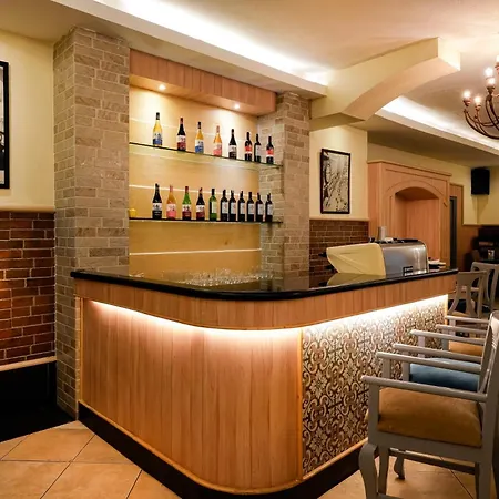 Cross Roads Inn-2