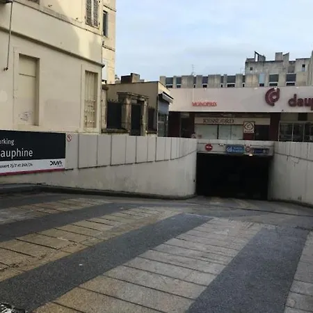 Hotel Lamartine -Parking Dauphine-3