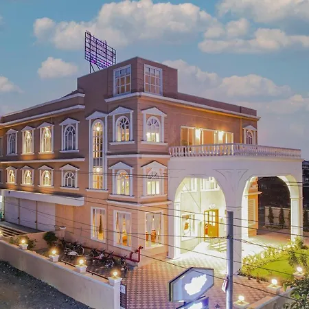 Hotel Utsav Square-2