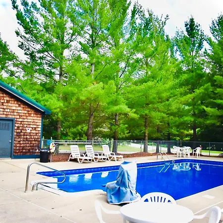 4 Season Fun At Legend Cottage Inn-2