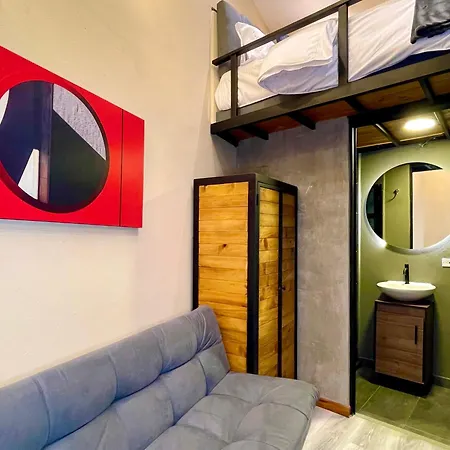 Colonia Suites 722-3