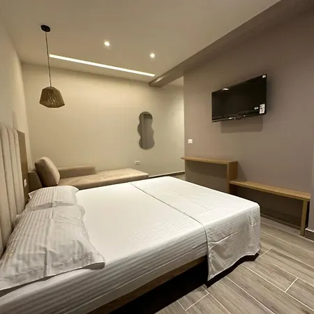 Oni Rooms Saranda-2