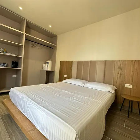 Oni Rooms Saranda-3