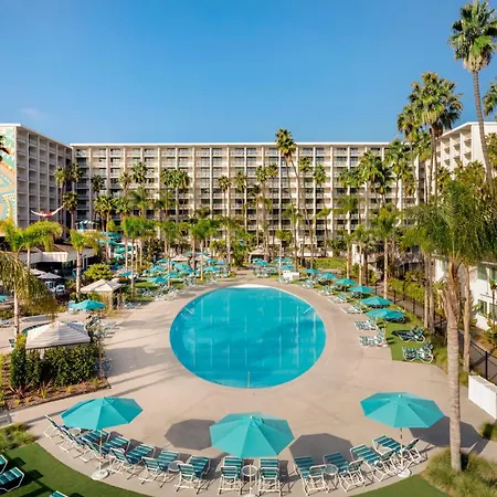 Town And Country San Diego-3