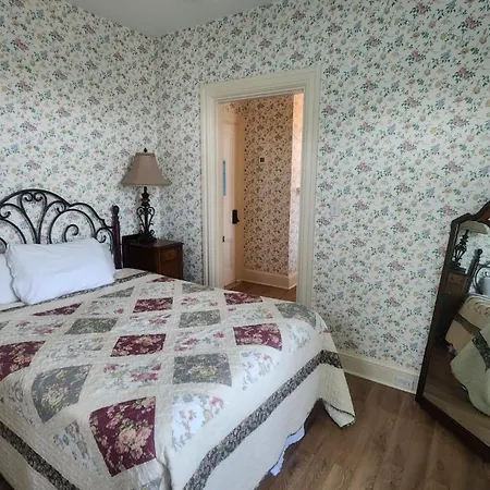 Greystone Manor Bed & Breakfast-2