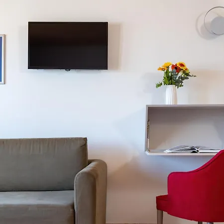 Flisvos Royal Hotel & Suites-2