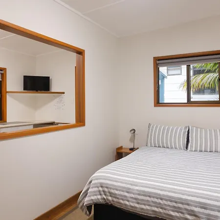 Somerset Apartments-3