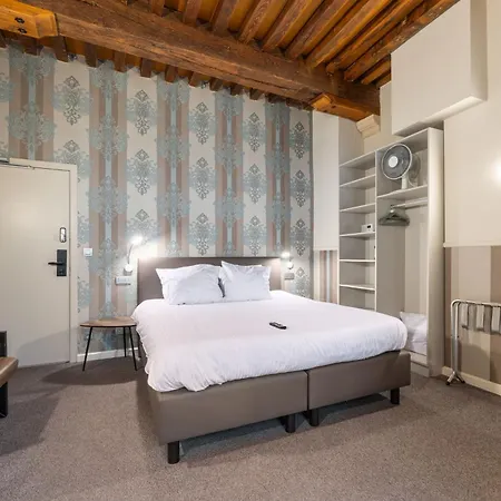 Hotel Karel De Stoute-3