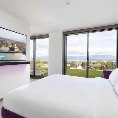Yotel Geneva Lake-3