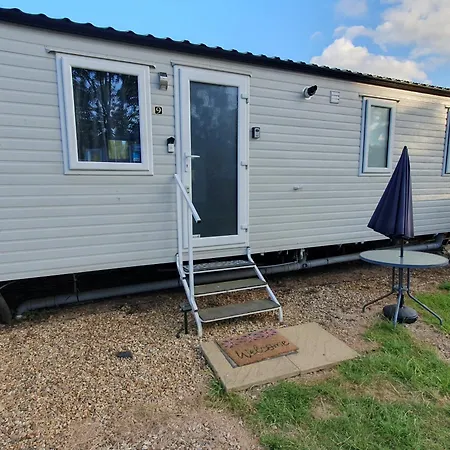 Billing Aquadrome- Bird Lake Pastures Holiday Caravan Sleep 6-2