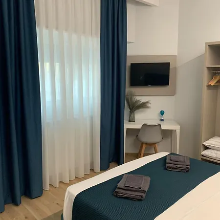 Fla Rooms - By Devona Rooms-2
