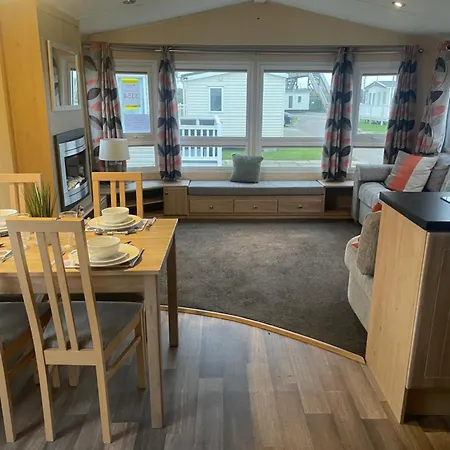 Whitehouse Leisure Park N&V Caravan Hire-2