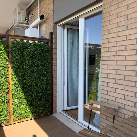 Isola 163 Guest House-2