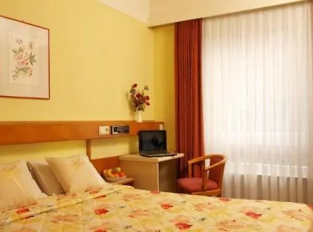 Hotel Zurich-3