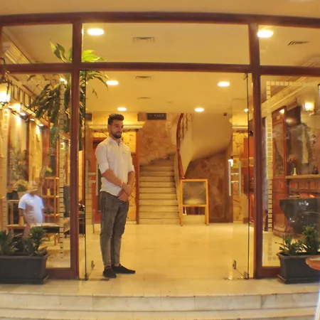 Le Marly Hotel-3