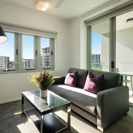 H On Mitchell Apartment Hotel-3