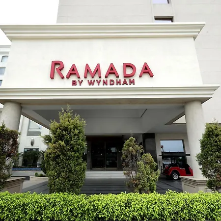 Ramada By Wyndham Lucknow Hotel And Convention Center-2