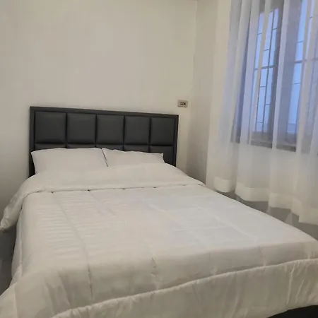 Aunty Thong'S House-3