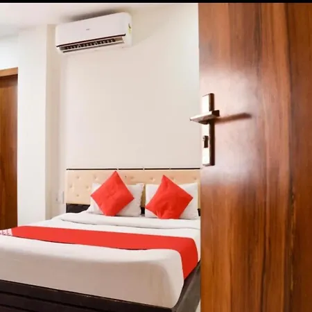 Hotel Square In-3