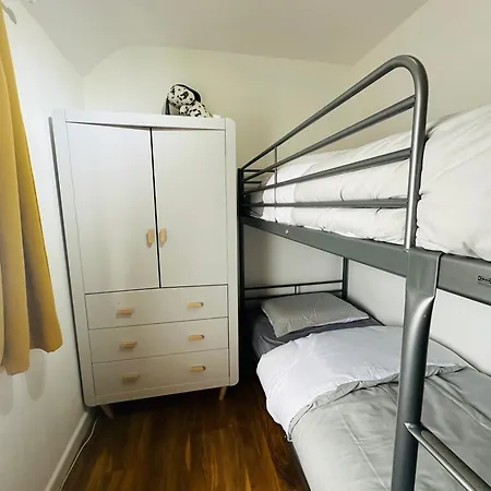 Beautiful Home In London With Easy Access To Central London-2
