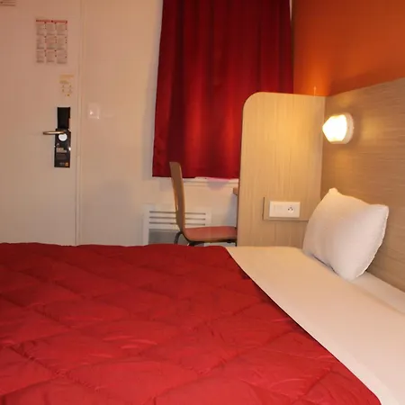 Premiere Classe St Quentin en Yvelines Elancourt-2