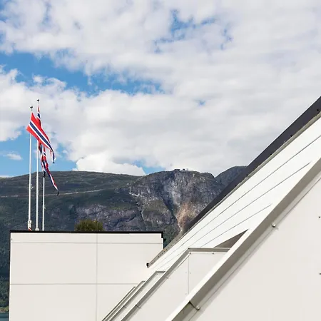 Olden Fjordhotel-2