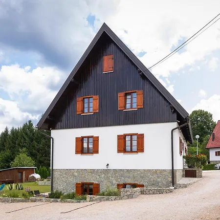 Green Lakes House-2