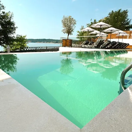 Olive Villas Beach Hotel-3