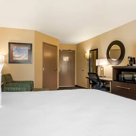 Best Western Plus Oceanside Palms-2