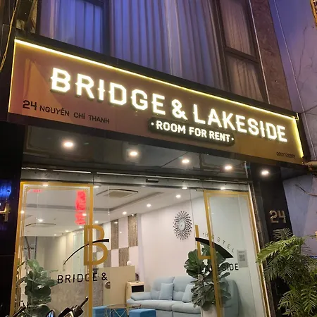 Bridge Lakeside Room For Rent Hanoi-3
