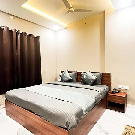 Hotel Golden Glory-3