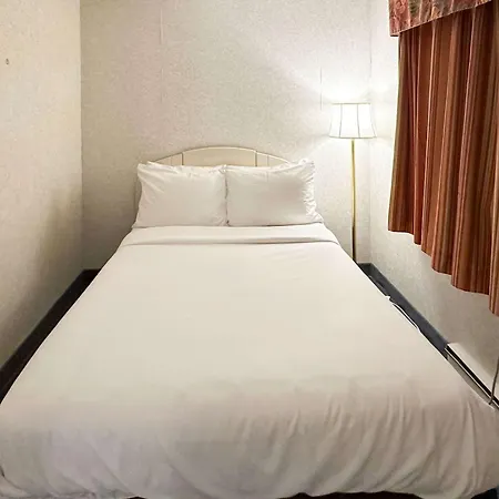 Rodeway Inn-3