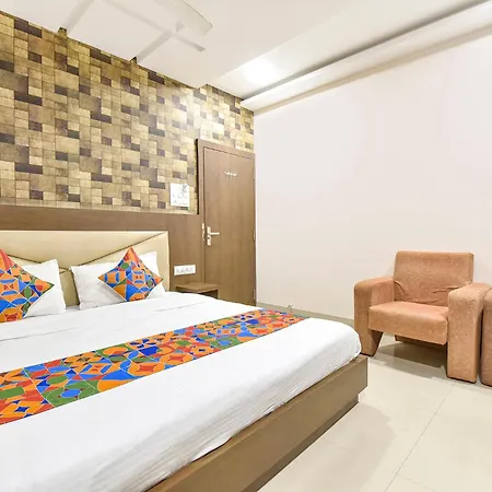 Fabhotel King Palace-3
