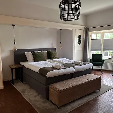 Bed And Breakfast Goes-3