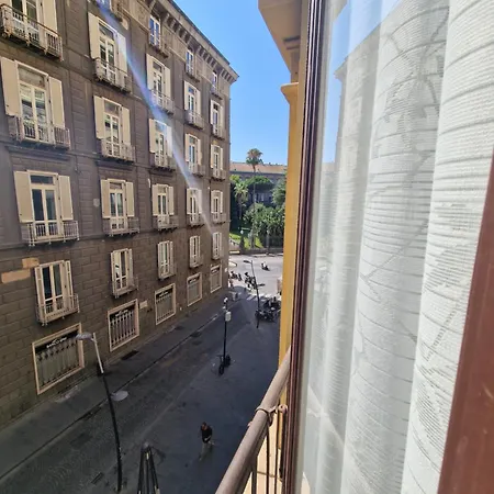 Suite Galleria Umberto I-2
