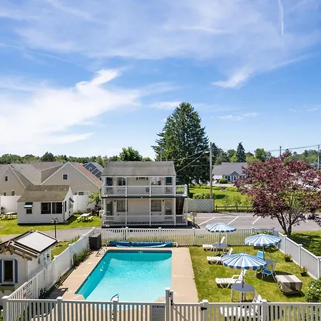 The Beaches Guestrooms And Cottages-3