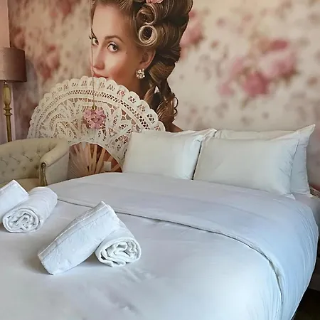 Glam'S Hotel-3