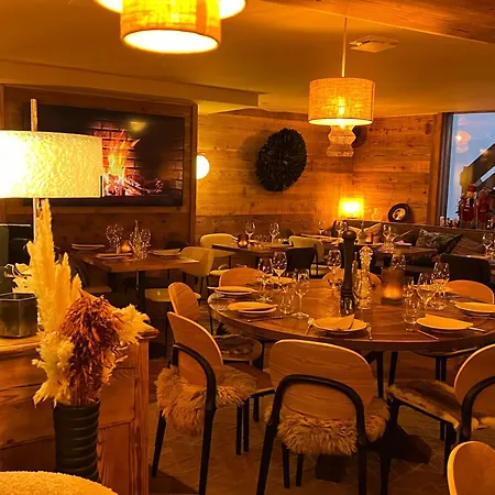 Everest Hotel-2