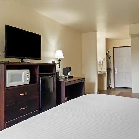 Quincy Inn And Suites-3