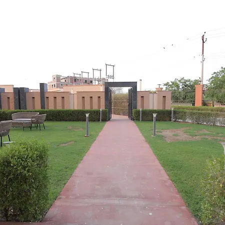 Hide Away Studios-2