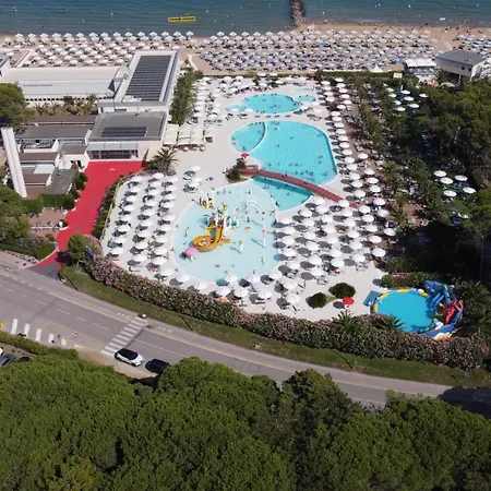 Riviera Resort Hotel-2